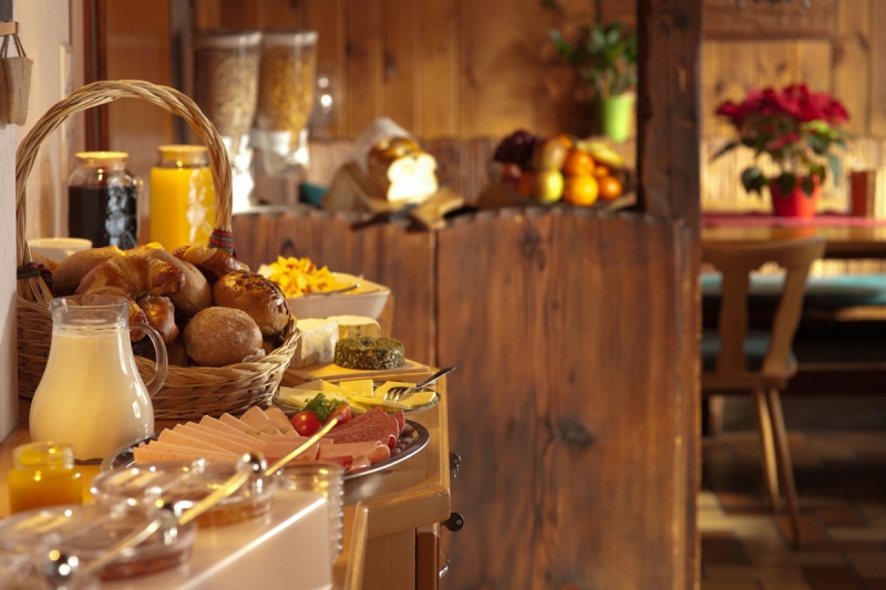 boulangerie-CABASSE-min_breakfast_buffet_food_restaurant_meal_hotel_plate_fresh-718745